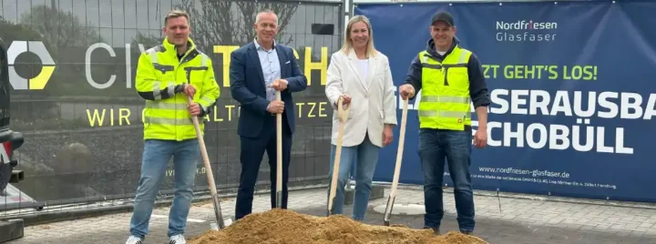Civiltech und Nordfriesen Glasfaser Mitarbeiter beim Spatenstich
